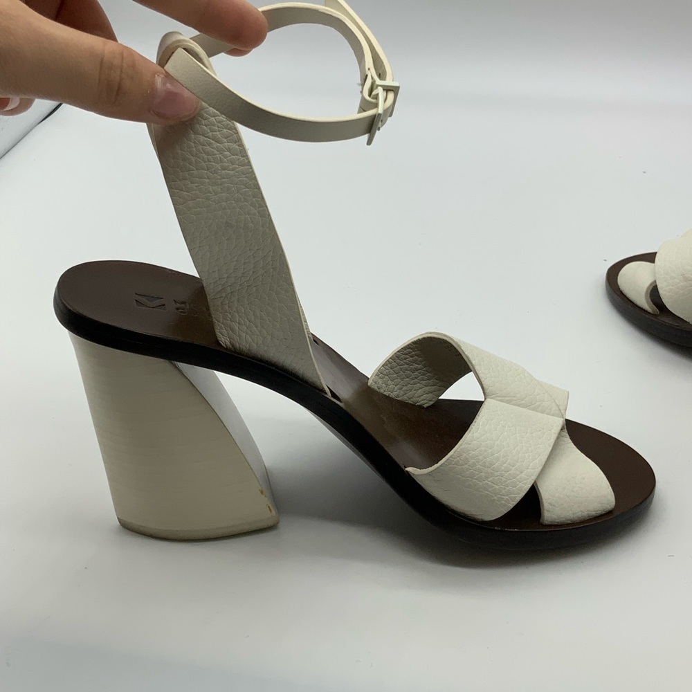 Mercedes Castillo Heels - Picture 4 of 5